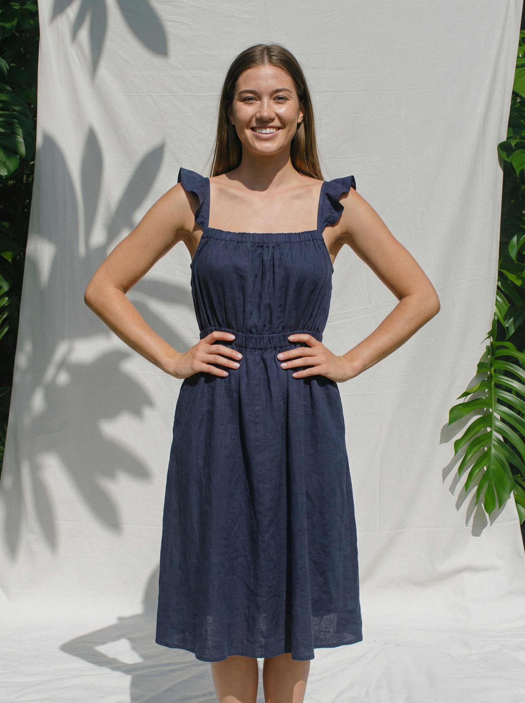 Studio Laloba Arya kare yaka asimetrik etek keten kadın elbise önden görünüm