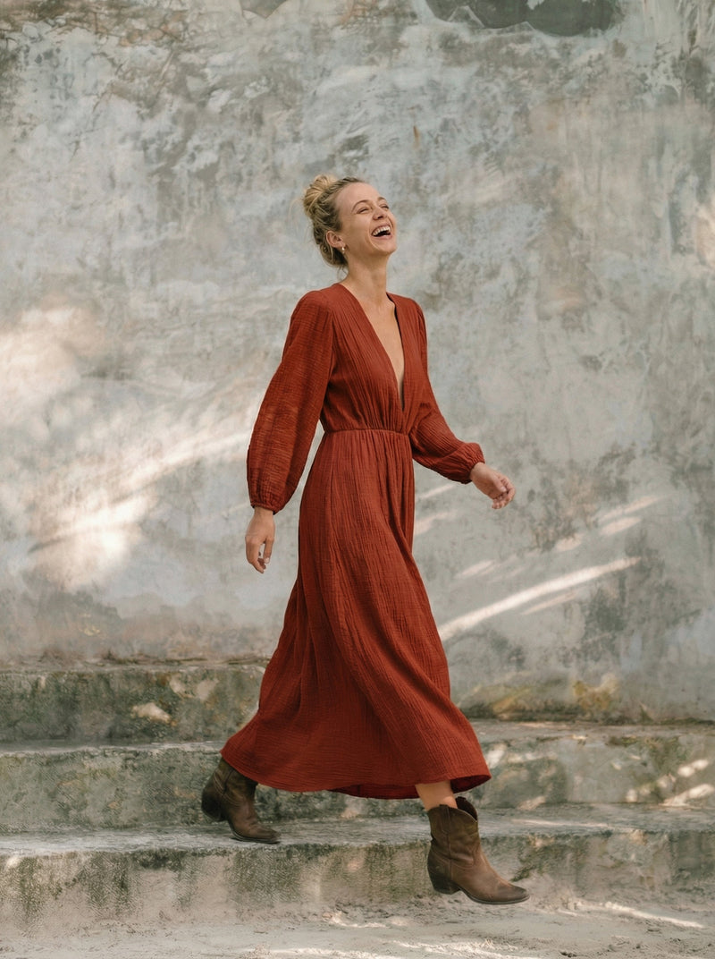 OMNI SIRTI PENCERELİ ELBİSE